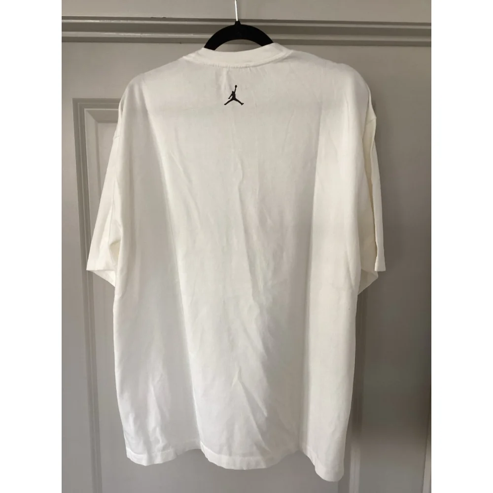 Jordan Flight Essentials Men’s Graphic T-Shirt Size: Large Color: Sail